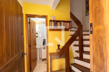 Casa de condomínio à venda com 168m², 4 quartos e 1 vagaEntrada