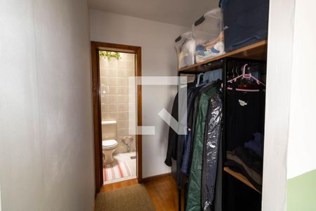 Casa de condomínio à venda com 168m², 4 quartos e 1 vagaCloset da suíte