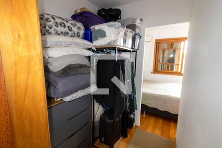 Casa de condomínio à venda com 168m², 4 quartos e 1 vagaCloset da suíte