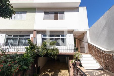 Casa à venda com 190m², 4 quartos e 3 vagasFachada