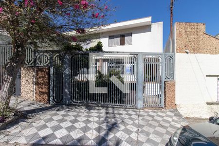 Casa à venda com 190m², 4 quartos e 3 vagasFachada