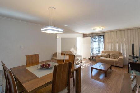 Sala de casa à venda com 4 quartos, 190m² em Vila Paiva, São Paulo