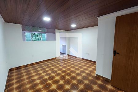 Casa para alugar com 100m², 2 quartos e 2 vagas Casa para alugar com 100m², 2 quartos e 2 vagasSuíte