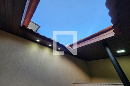 Casa para alugar com 100m², 2 quartos e 2 vagas Casa para alugar com 100m², 2 quartos e 2 vagasVaranda