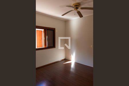 Casa de condomínio à venda com 380m², 3 quartos e 2 vagas Casa de condomínio à venda com 380m², 3 quartos e 2 vagasSUITE