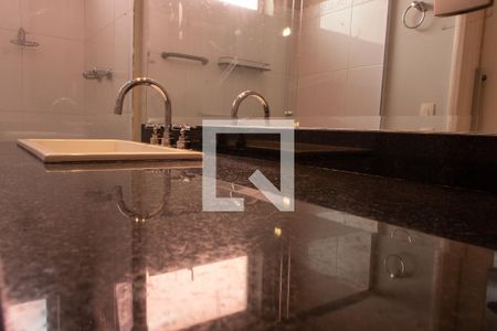 Casa de condomínio à venda com 380m², 3 quartos e 2 vagas Casa de condomínio à venda com 380m², 3 quartos e 2 vagasBANHEIRO DA SUITE