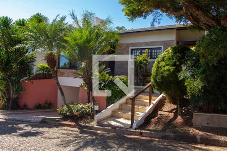 Casa de condomínio à venda com 380m², 3 quartos e 2 vagas Casa de condomínio à venda com 380m², 3 quartos e 2 vagasFACHADA