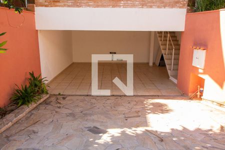 Casa de condomínio à venda com 380m², 3 quartos e 2 vagas Casa de condomínio à venda com 380m², 3 quartos e 2 vagasGARAGEM