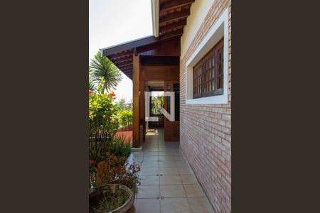 Casa de condomínio à venda com 380m², 3 quartos e 2 vagas Casa de condomínio à venda com 380m², 3 quartos e 2 vagasFACHADA