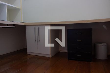 Casa de condomínio à venda com 380m², 3 quartos e 2 vagas Casa de condomínio à venda com 380m², 3 quartos e 2 vagasESCRITÓRIO