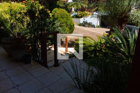 Casa de condomínio à venda com 380m², 3 quartos e 2 vagas Casa de condomínio à venda com 380m², 3 quartos e 2 vagasFACHADA