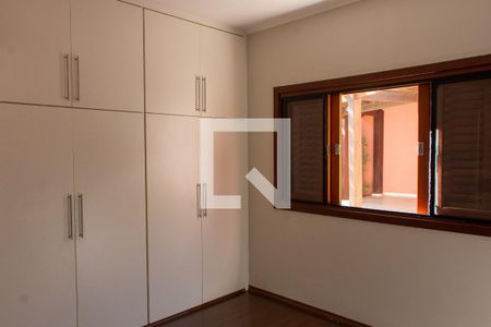 Casa de condomínio à venda com 380m², 3 quartos e 2 vagas Casa de condomínio à venda com 380m², 3 quartos e 2 vagasSUITE