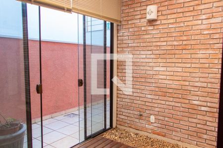 Casa de condomínio à venda com 380m², 3 quartos e 2 vagas Casa de condomínio à venda com 380m², 3 quartos e 2 vagasÁREA DE LUZ