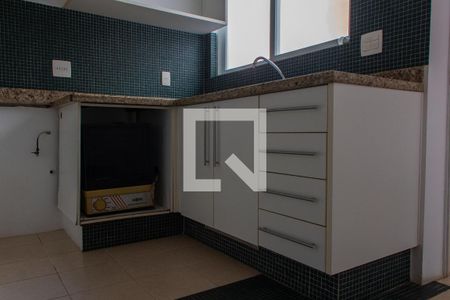 Casa de condomínio à venda com 380m², 3 quartos e 2 vagas Casa de condomínio à venda com 380m², 3 quartos e 2 vagasCOZINHA