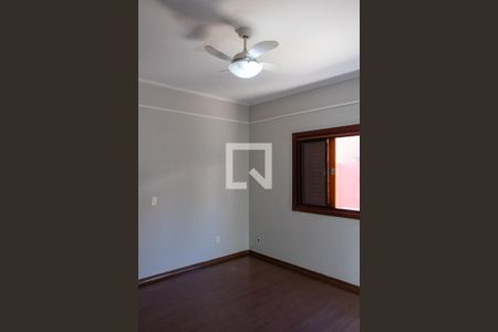 Casa de condomínio à venda com 380m², 3 quartos e 2 vagas Casa de condomínio à venda com 380m², 3 quartos e 2 vagasQUARTO 2