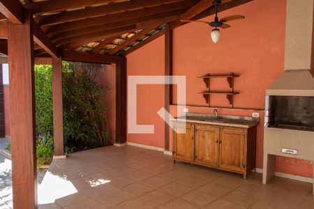 Casa de condomínio à venda com 380m², 3 quartos e 2 vagas Casa de condomínio à venda com 380m², 3 quartos e 2 vagasÁREA EXTERNA - FUNDOS