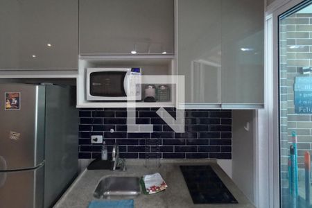 Sala e cozinha americana de apartamento para alugar com 1 quarto, 42m² em Gonzaga, Santos