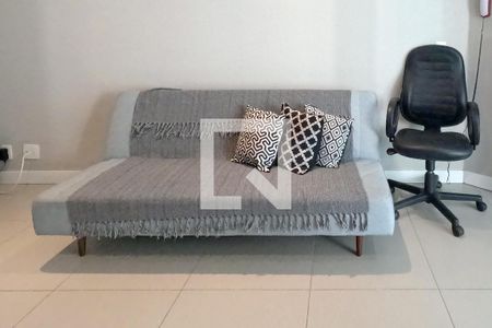 Sala e cozinha americana de apartamento para alugar com 1 quarto, 42m² em Gonzaga, Santos