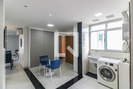 Apartamento para alugar com 131m², 2 quartos e 2 vagasCozinha e Área de Serviço