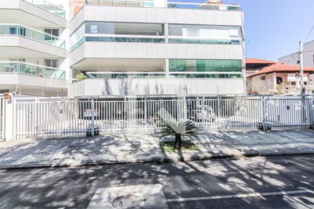 Apartamento para alugar com 131m², 2 quartos e 2 vagasFachada