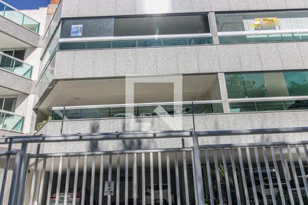 Apartamento para alugar com 131m², 2 quartos e 2 vagasPlaquinha