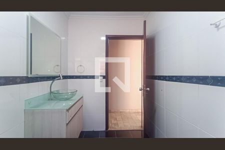 Casa à venda com 200m², 2 quartos e 3 vagasBanheiro