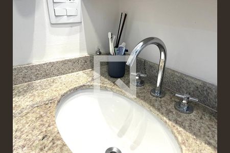 Apartamento para alugar com 67m², 2 quartos e 1 vaga Apartamento para alugar com 67m², 2 quartos e 1 vagaBanheiro da Suíte