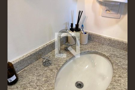 Apartamento para alugar com 67m², 2 quartos e 1 vaga Apartamento para alugar com 67m², 2 quartos e 1 vagaBanheiro Corredor