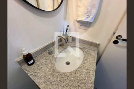 Apartamento para alugar com 67m², 2 quartos e 1 vaga Apartamento para alugar com 67m², 2 quartos e 1 vagaBanheiro Corredor