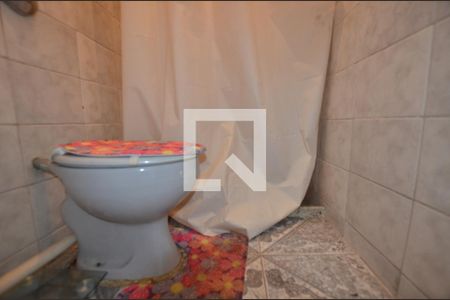 Banheiro de kitnet/studio para alugar com 1 quarto, 30m² em Irajá , Rio de Janeiro