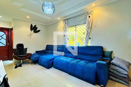 Casa à venda com 162m², 3 quartos e 2 vagas Casa à venda com 162m², 3 quartos e 2 vagasSala