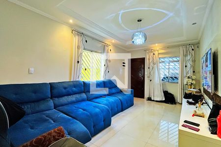 Casa à venda com 162m², 3 quartos e 2 vagas Casa à venda com 162m², 3 quartos e 2 vagasSala