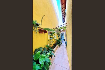 Casa à venda com 162m², 3 quartos e 2 vagas Casa à venda com 162m², 3 quartos e 2 vagasÁrea externa