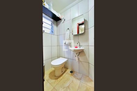 Casa à venda com 162m², 3 quartos e 2 vagas Casa à venda com 162m², 3 quartos e 2 vagasBanheiro de serviço