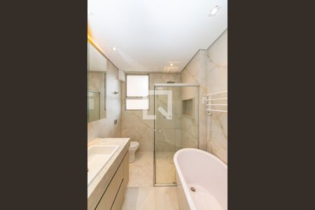 Apartamento à venda com 440m², 4 quartos e 3 vagasBanheiro da Suíte