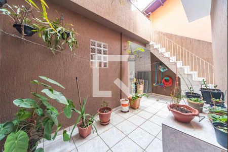 Casa à venda com 125m², 3 quartos e 2 vagas Casa à venda com 125m², 3 quartos e 2 vagasQuintal Fundos