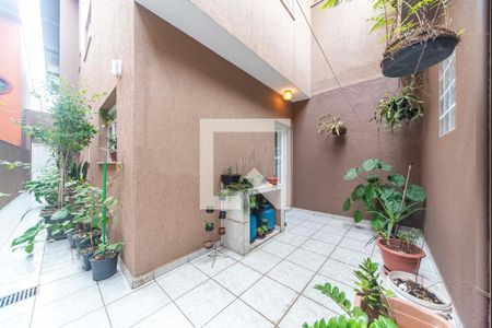 Casa à venda com 125m², 3 quartos e 2 vagas Casa à venda com 125m², 3 quartos e 2 vagasQuintal Fundos