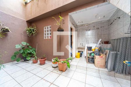Casa à venda com 125m², 3 quartos e 2 vagas Casa à venda com 125m², 3 quartos e 2 vagasQuintal Fundos