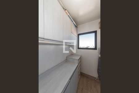 Apartamento à venda com 150m², 3 quartos e 2 vagas Apartamento à venda com 150m², 3 quartos e 2 vagasQuarto de Serviço