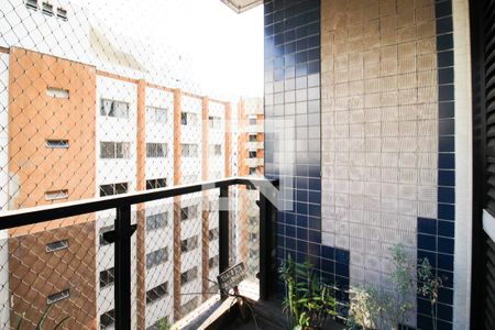 Apartamento à venda com 170m², 3 quartos e 3 vagasVaranda da Suíte 