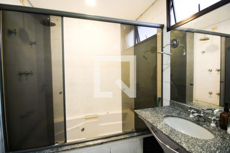 Apartamento à venda com 170m², 3 quartos e 3 vagasBanheiro da Suíte
