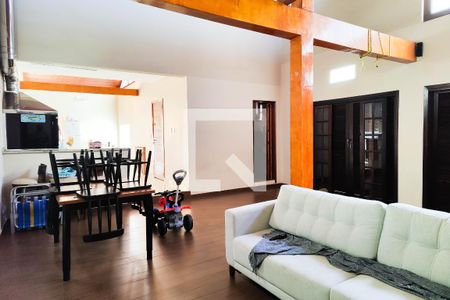 Casa à venda com 350m², 3 quartos e 3 vagas Casa à venda com 350m², 3 quartos e 3 vagasSala 2