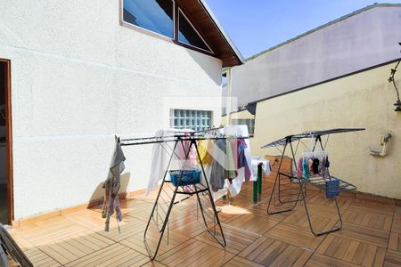 Casa à venda com 350m², 3 quartos e 3 vagas Casa à venda com 350m², 3 quartos e 3 vagasQuintal
