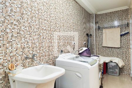 Casa à venda com 350m², 3 quartos e 3 vagas Casa à venda com 350m², 3 quartos e 3 vagasÁrea de Serviço