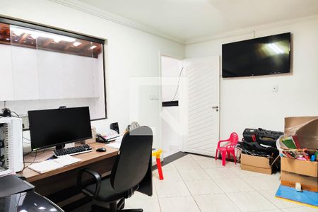 Casa à venda com 350m², 3 quartos e 3 vagas Casa à venda com 350m², 3 quartos e 3 vagasEscritorio