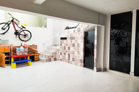 Casa à venda com 350m², 3 quartos e 3 vagas Casa à venda com 350m², 3 quartos e 3 vagasÁrea de Lazer