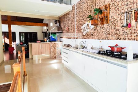 Casa à venda com 350m², 3 quartos e 3 vagas Casa à venda com 350m², 3 quartos e 3 vagasCozinha 2