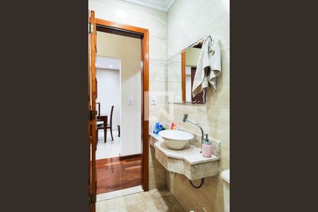 Casa à venda com 350m², 3 quartos e 3 vagas Casa à venda com 350m², 3 quartos e 3 vagasBanheiro Social