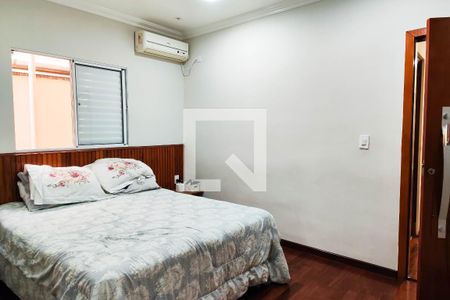 Casa à venda com 350m², 3 quartos e 3 vagas Casa à venda com 350m², 3 quartos e 3 vagasSuite 1