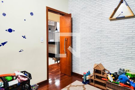 Casa à venda com 350m², 3 quartos e 3 vagas Casa à venda com 350m², 3 quartos e 3 vagasQuarto 3